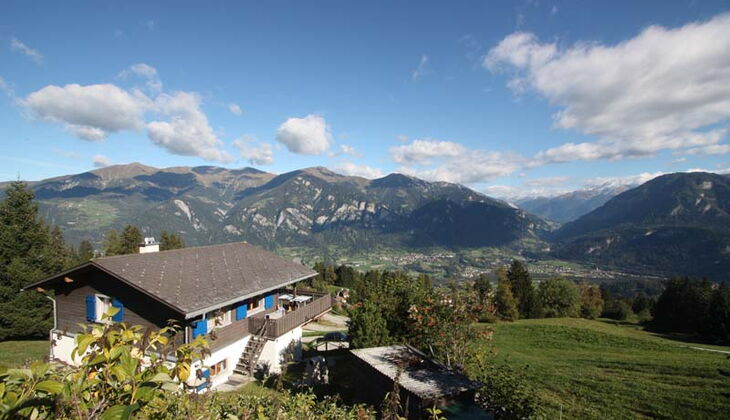 Bauernhaus mit Stall und Garten in Feldis