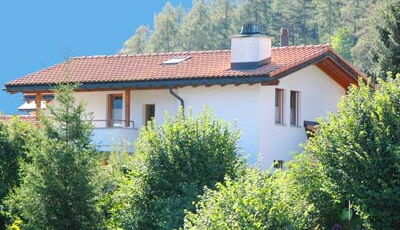Bauernhaus mit Stall und Garten in Feldis