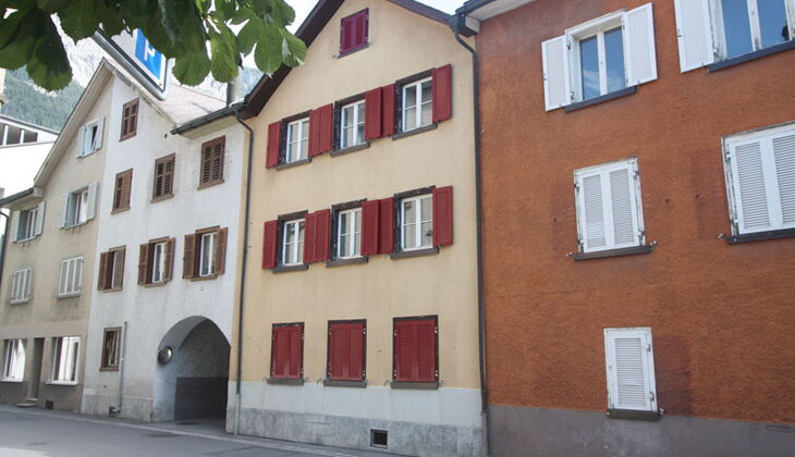 Bauernhaus mit Stall und Garten in Feldis
