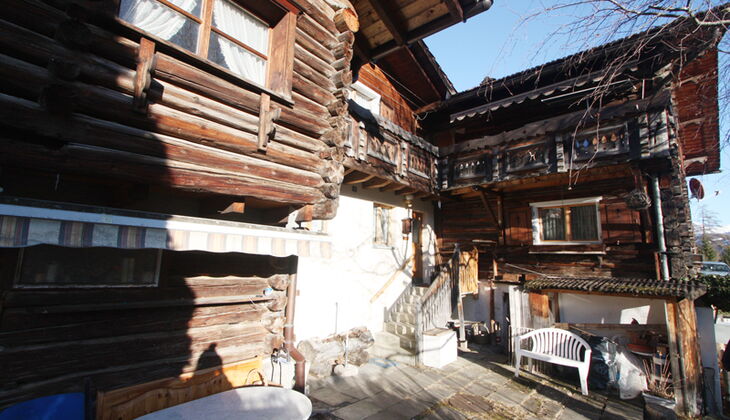 Bauernhaus mit Stall und Garten in Feldis