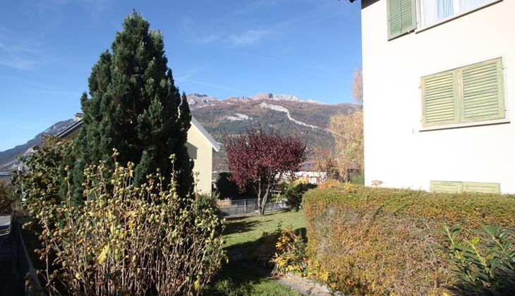 Bauernhaus mit Stall und Garten in Feldis