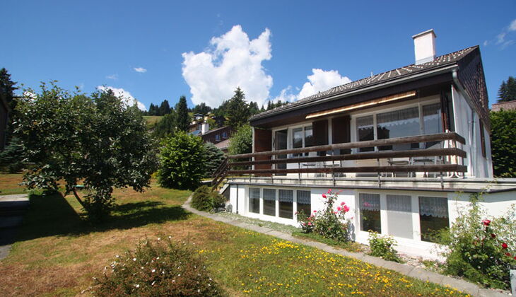Bauernhaus mit Stall und Garten in Feldis